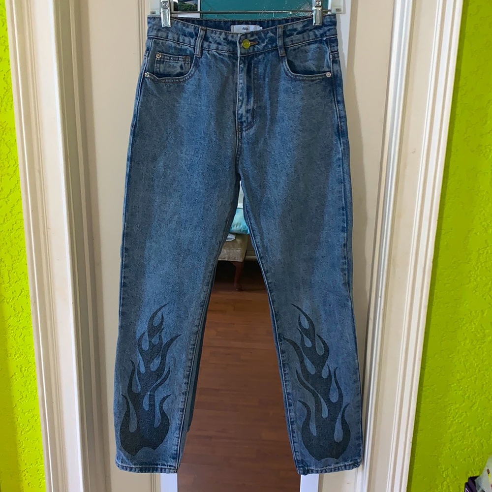 Adika Flame Mom Jeans